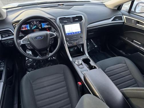 2020 Ford Fusion Hybrid SE