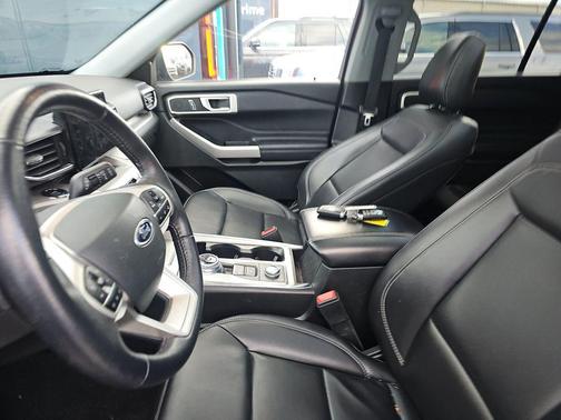 Forged Green Metallic 2023 Ford Explorer XLT