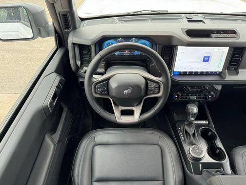 Oxford White 2026 Ford Bronco Big Bend