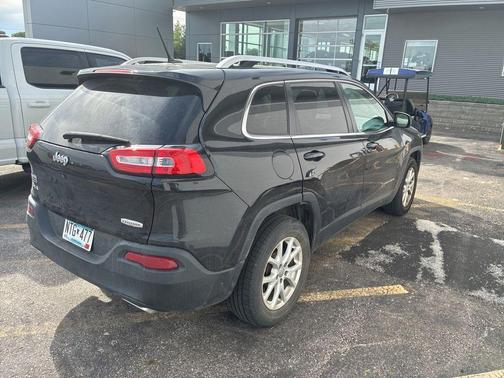 Brilliant Black Crystal Pearlcoat 2015 Jeep Cherokee Latitude