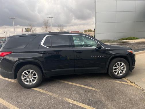 2018 Chevrolet Traverse LT Cloth