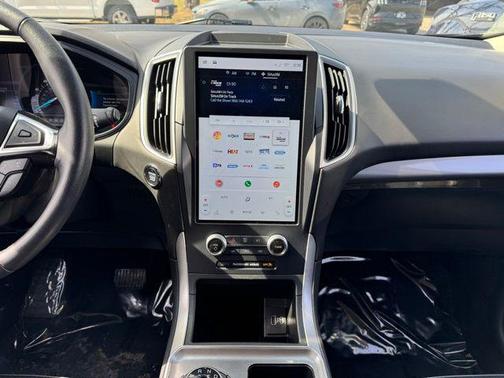 Black Metallic 2024 Ford Edge SEL