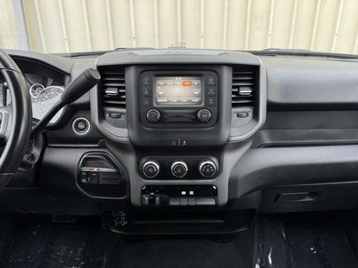 2024 RAM 3500 Tradesman Crew Cab 4x4 6'4' Box