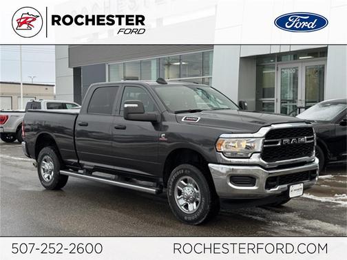 2024 RAM 3500 Tradesman Crew Cab 4x4 6'4' Box