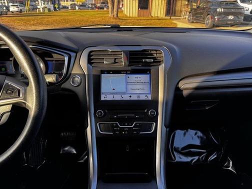 2017 Ford Fusion Hybrid SE