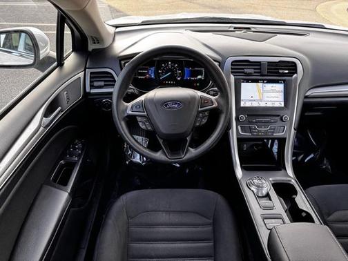 2017 Ford Fusion Hybrid SE