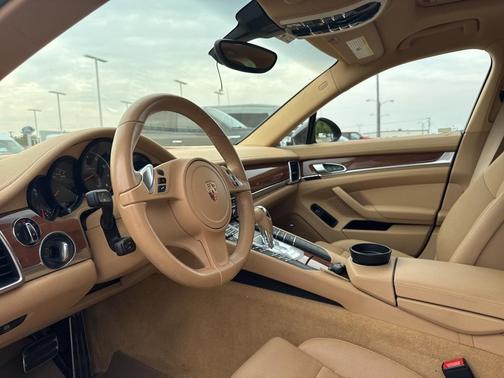 2015 Porsche Panamera 4
