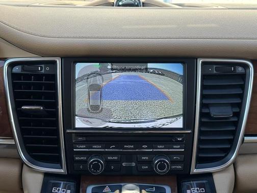 2015 Porsche Panamera 4