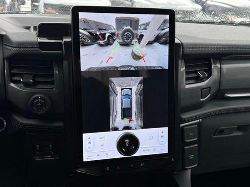 2025 Ford F-150 Lightning Pro