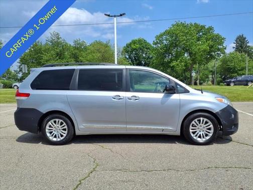 2011 Toyota Sienna XLE