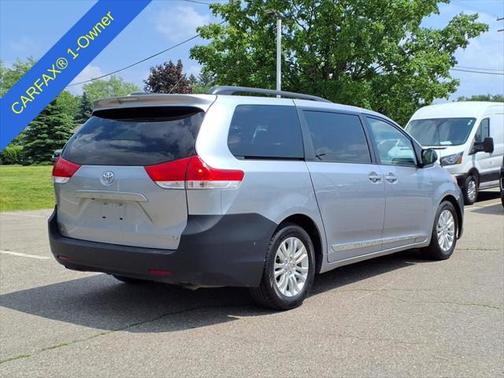 2011 Toyota Sienna XLE