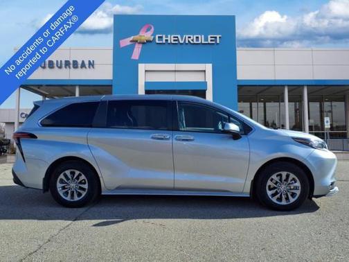 2022 Toyota Sienna XLE 7 Passenger