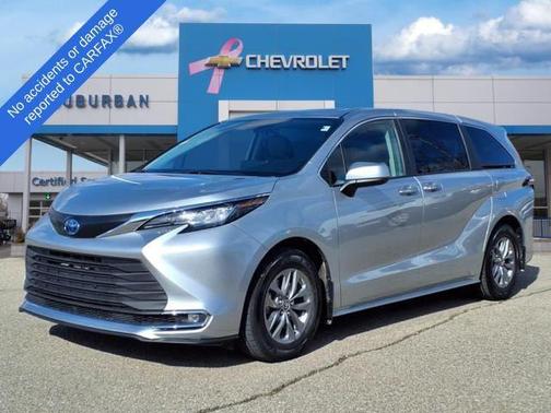 2022 Toyota Sienna XLE 7 Passenger