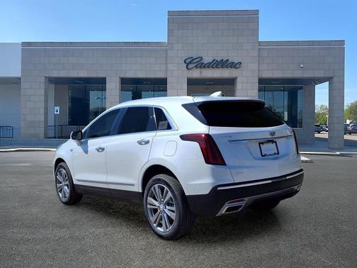 Crystal White Tricoat 2026 Cadillac XT5 Premium Luxury