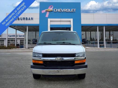 Summit White 2016 Chevrolet Express 3500 LT