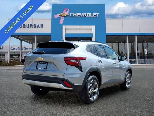 Sterling Gray Metallic 2024 Chevrolet Trax LT