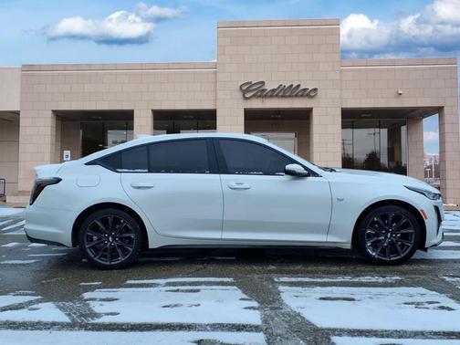 2022 Cadillac CT5 Sport