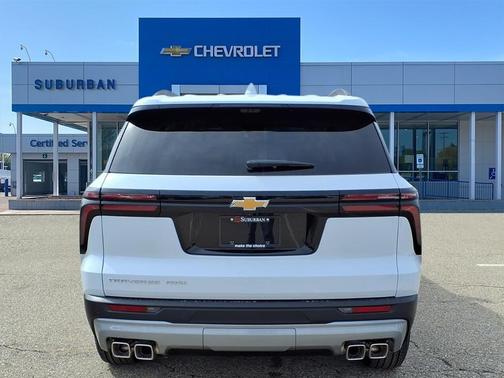 Polar White Tricoat 2026 Chevrolet Traverse LT