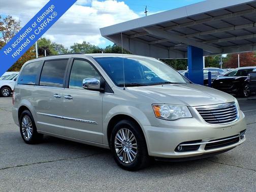 2014 Chrysler Town & Country Touring-L