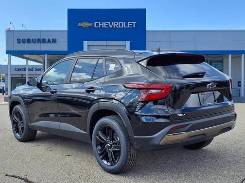 Mosaic Black Metallic 2026 Chevrolet Trax FWD ACTIV