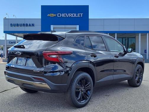 Mosaic Black Metallic 2026 Chevrolet Trax FWD ACTIV