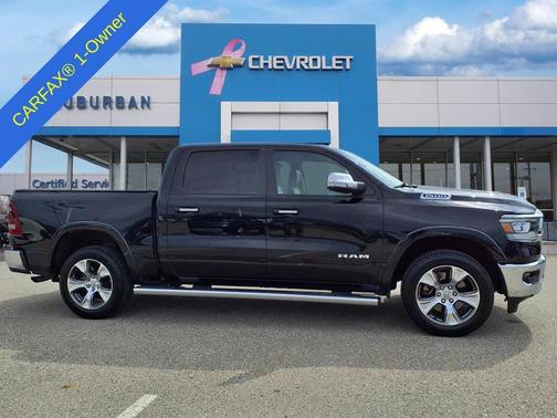Diamond Black Crystal Pearlcoat 2020 RAM 1500 Laramie