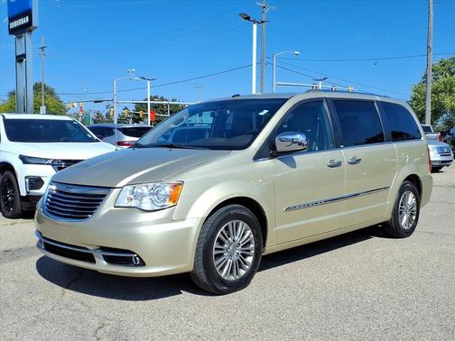 2011 Chrysler Town & Country Limited