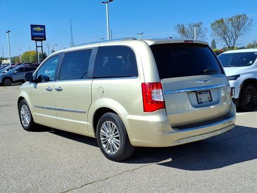 2011 Chrysler Town & Country Limited