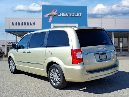 2011 Chrysler Town & Country Limited