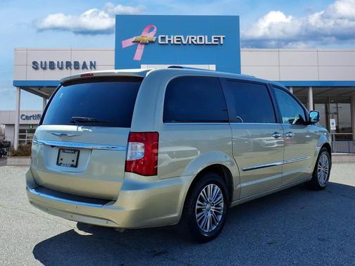 2011 Chrysler Town & Country Limited