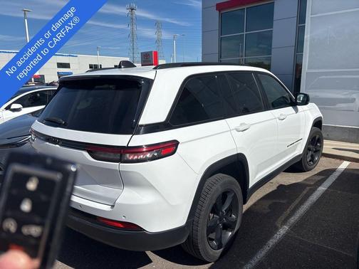 2022 Jeep Grand Cherokee Altitude