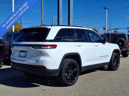2022 Jeep Grand Cherokee Altitude