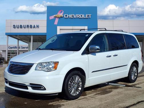 2016 Chrysler Town & Country Touring-L