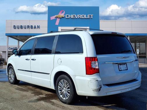 2016 Chrysler Town & Country Touring-L
