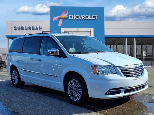 2016 Chrysler Town & Country Touring-L