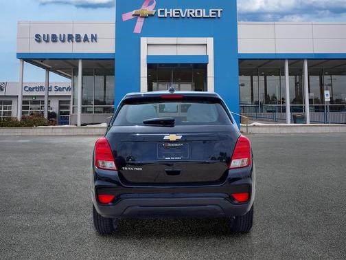 Mosaic Black Metallic 2019 Chevrolet Trax LS