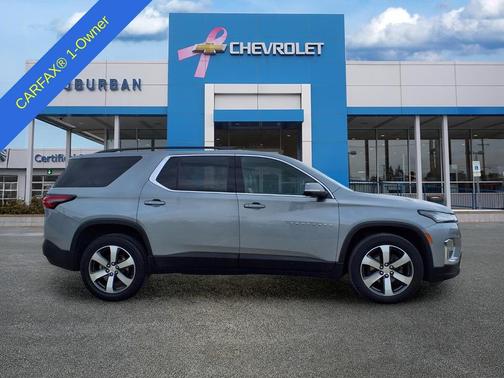 Sterling Gray Metallic 2023 Chevrolet Traverse LT Leather