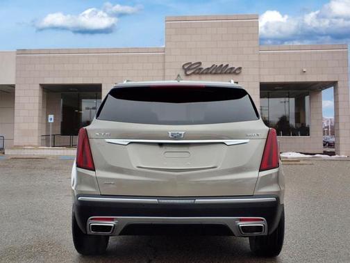 2022 Cadillac XT5 Premium Luxury