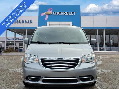 2016 Chrysler Town & Country Touring