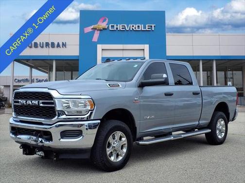 2020 RAM 3500 Tradesman Crew Cab 4x4 6'4' Box