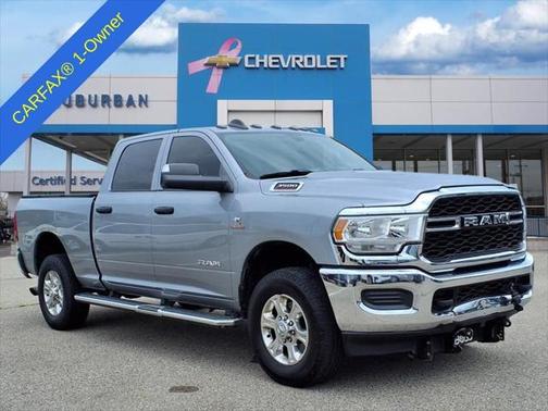 2020 RAM 3500 Tradesman Crew Cab 4x4 6'4' Box