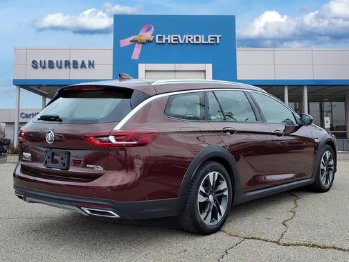 2018 Buick Regal TourX Essence
