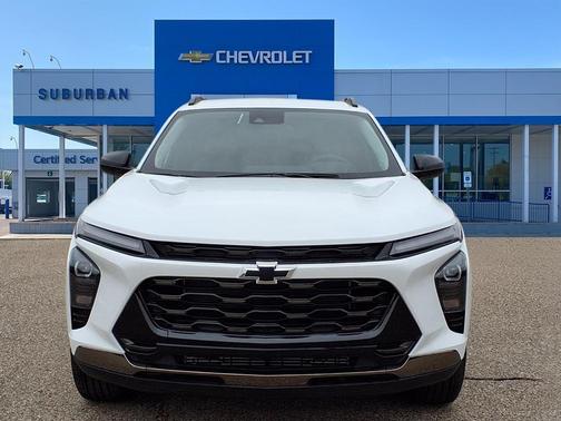 Summit White 2026 Chevrolet Trax FWD ACTIV