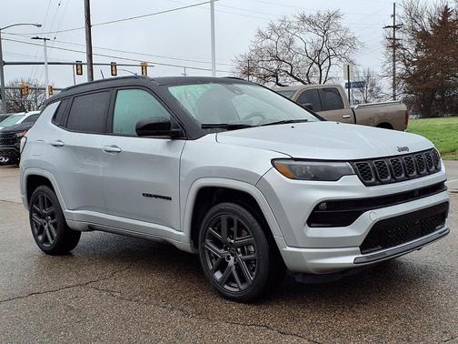 Silver Zynith Metallic Clearcoat 2025 Jeep Compass Limited