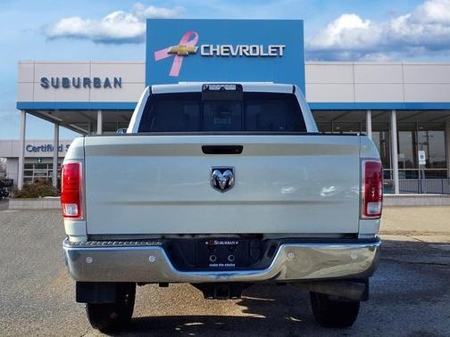 2017 RAM 2500 Laramie Crew Cab 4x4 6'4' Box