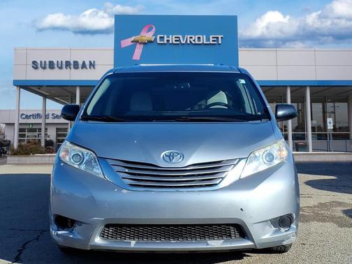 2016 Toyota Sienna SE