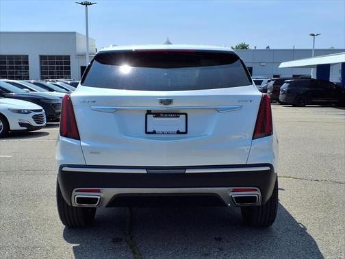2022 Cadillac XT5 Premium Luxury
