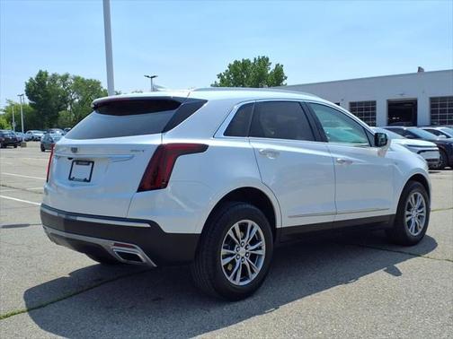 2022 Cadillac XT5 Premium Luxury