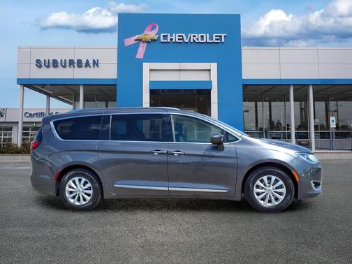Granite Crystal Metallic Clearcoat 2019 Chrysler Pacifica Touring L