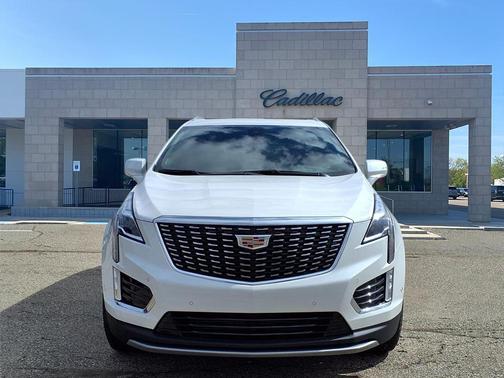 Crystal White Tricoat 2026 Cadillac XT5 Premium Luxury